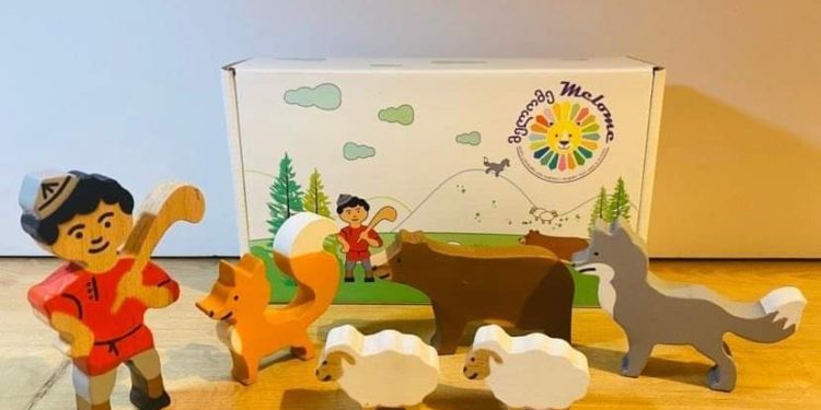 “მელომე” – ხისგან დამზადებული პერსონაჟები და ზღაპრები ორ ენაზე