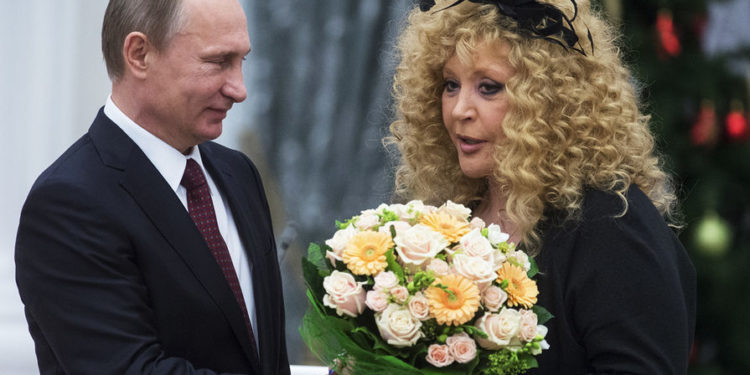 ალა პუგაჩოვამ რუსეთი, ოჯახთან ერთად, კერძო თვითმფრინავით დატოვა 