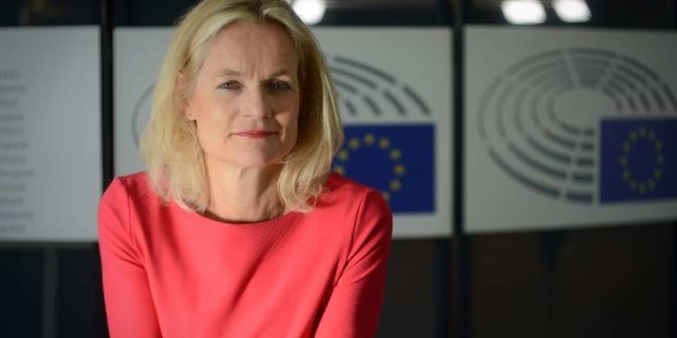 პუტინი უკვე დამარცხდა, მან თავისი ქვეყანა გარიყულ სახელმწიფოდ აქცია, მისი იმპერიული ამბიციები სამუდამოდ დაიმარხება უკრაინაში – ვიოლა ფონ კრამონი