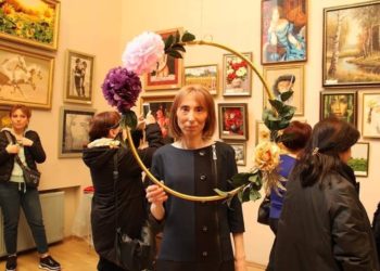 ლენტებით მოქარგული ნამუშევრები – ნინო მოლაშვილის პერსონა