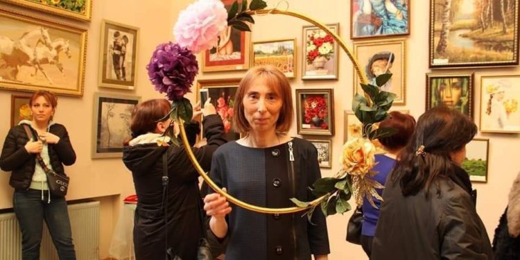 ლენტებით მოქარგული ნამუშევრები – ნინო მოლაშვილის პერსონა