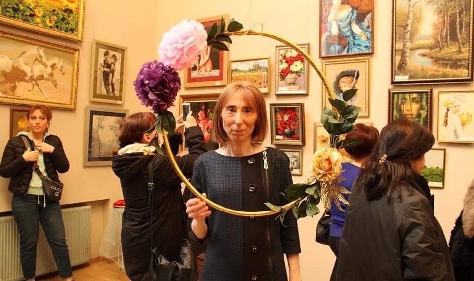 ლენტებით მოქარგული ნამუშევრები – ნინო მოლაშვილის პერსონა