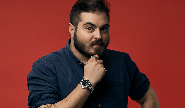 „მოემსახურა მაგიდას და როგორც კი გატრიალდა, ორმა ძალიან „სვეცკმა“ მანდილოსანმა ხმამაღლა დასცინა…“- შეფი ლუკა ნაჭყებია