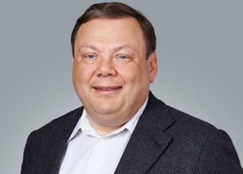 „ისეთ ცუდ დღეში ვარ, სახლი თავად დავალაგე, დამლაგებლის ფული აღარ მაქვს“ – სანქციების ქვეშ მოყოლილი რუსი მილიარდერი 