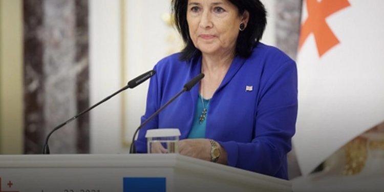 სალომე ზურაბიშვილი სკოლებში მეგრული და სვანური ენების არჩევით საგნად სწავლების ინიციატივით გამოდის