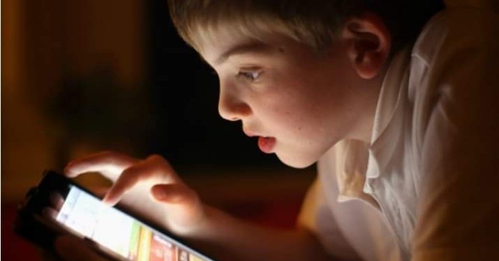 ეკრანდამოკიდებულება – 21-ე საუკუნის სენი