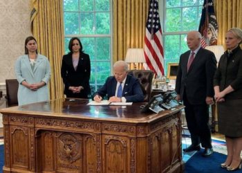 ჯო ბაიდენმა Lend-Lease-ის ისტორიულ კანონპროექტს ხელი მოაწერა 