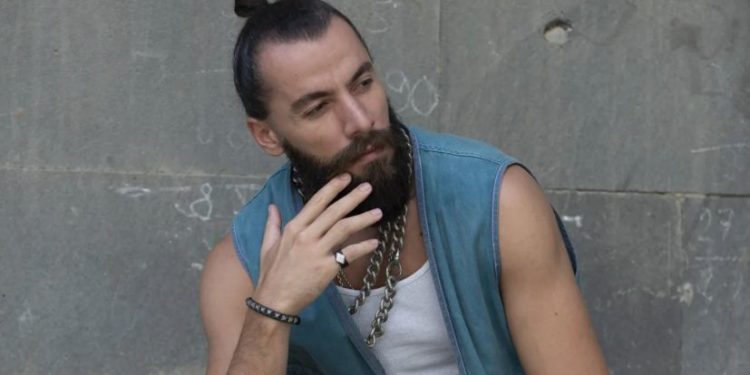 „12 კვანძი ამოიღეს და 8 აღმოჩნდა ავთვისებიანი…სულ მინდოდა მეთქვა, ლეგენდარულად ვარ ხალხო, ცხონება მისურვეთ ძალიან გთხოვთ, მეტი არაფერი”