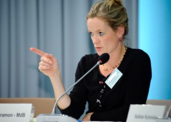 “ტყუილია… საქართველოს ომში ჩათრევა ევროპარლამენტში არავის უნდა ” – კრამონი ღარიბაშვილზე