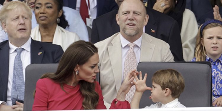 პრინცი ლუის უცნაურ ქცევაზე სამეფო ოჯახი განმარტებას აკეთებს – ბევრი ტკბილეული მიირთვა და გადაირია