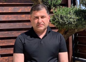 დაკავებიდან თითქმის 15 საათის შემდეგ, სოსო გოგაშვილი ე.წ. მოდულის შენობაში გადაიყვანეს