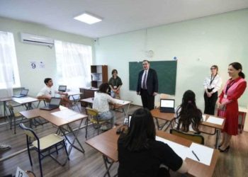 მიხეილ ჩხენკელმა თბილისის საგამოცდო ცენტრები მოინახულა და აბიტურიენტებს წარმატება უსურვა