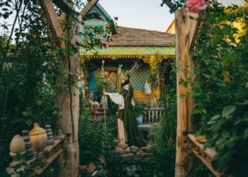 „როცა რაიმეს უნარს გაძლევს სამყარო, რომ არ გამოიყენო სრულყოფილად — არ გაპატიებს“ – შოთა თხილიშვილი (Menighbe) 