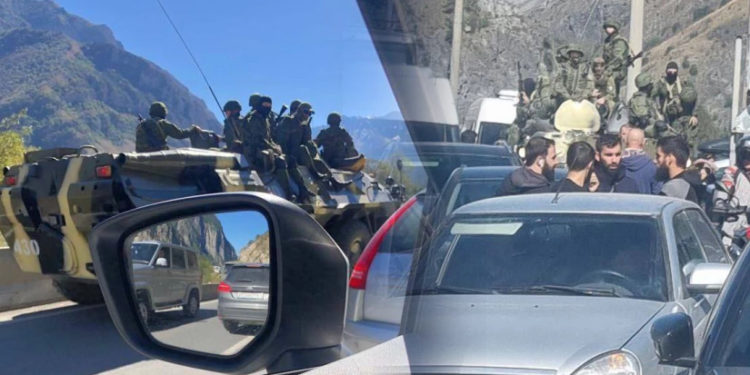 ზემო ლარსის სასაზღვრო პუნქტთან რუსები სამხედრო კომისარიატს ხსნიან  