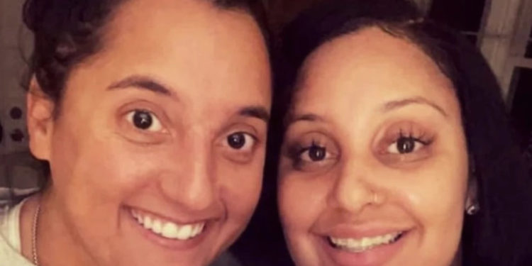 აშშ-ში დაქალები, რომლებიც 8 წლის განმავლობაში ერთ ბარში მუშაობდნენ, დები აღმოჩნდნენ