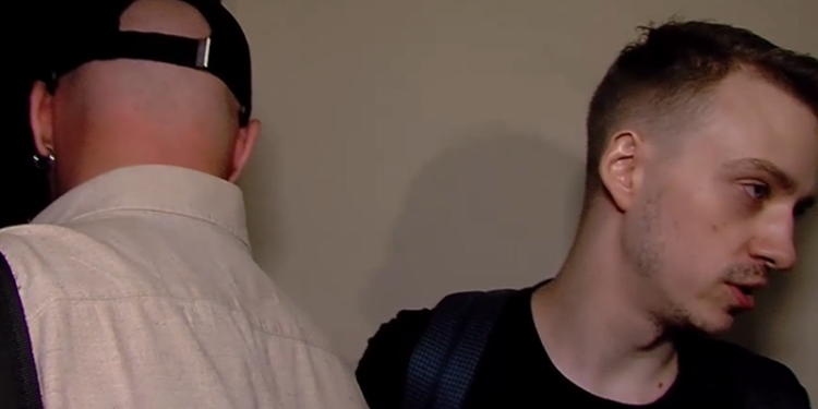 ქონების მიტაცების მცდელობა თბილისში – რუსეთის და ბელორუსის მოქალაქეები ნაქირავები ბინიდან არ გამოდიან