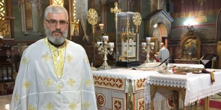 ქუთაისი-სამტრედიის გზაზე ავარიისას, დეკანოზი ალექსი როხვაძე და მისი 8 წლის შვილი დაიღუპნენ