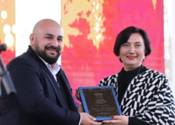 ოზურგეთის საპატიო მოქალაქე ვანო ჩხარტიშვილის ცოლი გახდა და ქმრისგან საჩუქრად 10 000 მიიღო