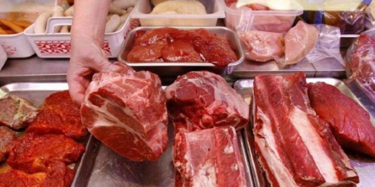 თბილისის ბაზარში დააკავეს ორი პირი, რომელიც ვირის და ცხენის ხორცს ჰყიდდა