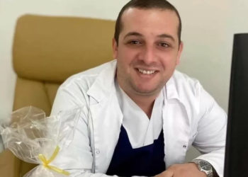 „რამდენი გაჩერებული გულის ამუშავება შეძელით და თქვენი გულის ამუშავება კი ვერავინ შეძლო“ – კოლეგები ქუთაისში გარდაცვლილ ექიმს ემშვიდობებიან