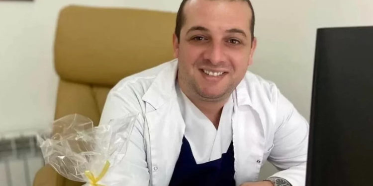 „რამდენი გაჩერებული გულის ამუშავება შეძელით და თქვენი გულის ამუშავება კი ვერავინ შეძლო“ – კოლეგები ქუთაისში გარდაცვლილ ექიმს ემშვიდობებიან