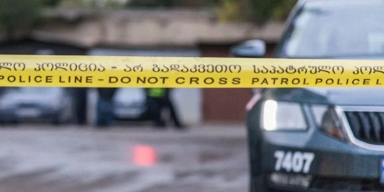 ოჯახური სკანდალი – რძალი ამტკიცებს, რომ დედამთილმა მეორე სართულიდან გადააგდო