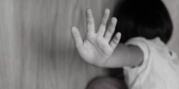 მამინაცვალს, რომელიც 13 წლის გოგოზე 9 წლის ასაკიდან სექსუალურად ძალადობდა, 16 წლით პატიმრობა მიესაჯა