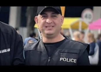 პოლიციელი ერთ-ერთ მოქალაქეს გადაეფარა, რა დროსაც სასიკვდილოდ დაიჭრა – რას ჰყვებიან ადგილობრივები საგარეჯოში მომხდართან დაკავშირებით.