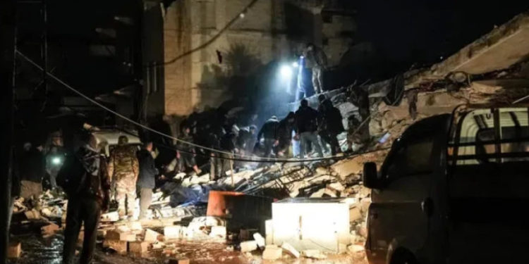 თურქეთში დაღუპულთა რაოდენობამ 2 920-ს გადააჭარბა, დაშავებულია 15 800-ზე მეტი ადამიანი