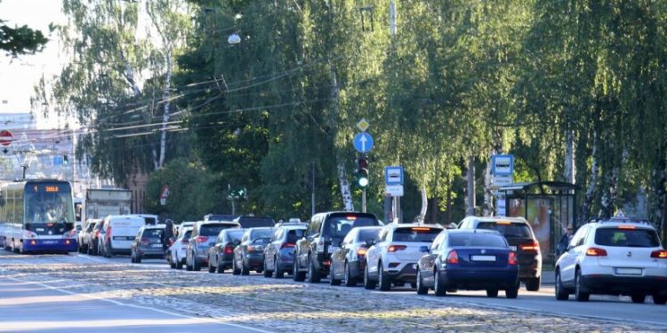 ლატვიაში მთვრალი მძღოლებისთვის ჩამორთმეული მანქანები უკრაინულ არმიას გადაეცემა