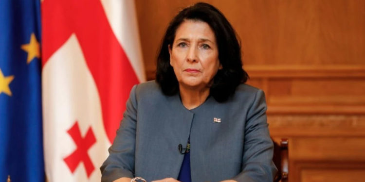 პრეზიდენტმა გაეროში დაგეგმილი შეხვედრები გააუქმა და განცხადების გასაკეთებლად ემზადება