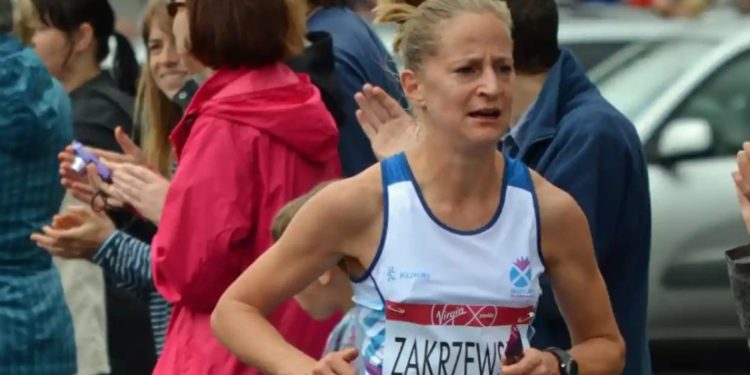 შოტლანდიელი მორბენალი მარათონიდან მოხსნეს, რადგან 4 კმ მანქანით გაიარა