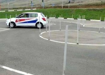 ახალგაზრდა, რომელიც გორში მართვის მოწმობის გამოცდას აბარებდა, გამომცდელს დაეჯახა