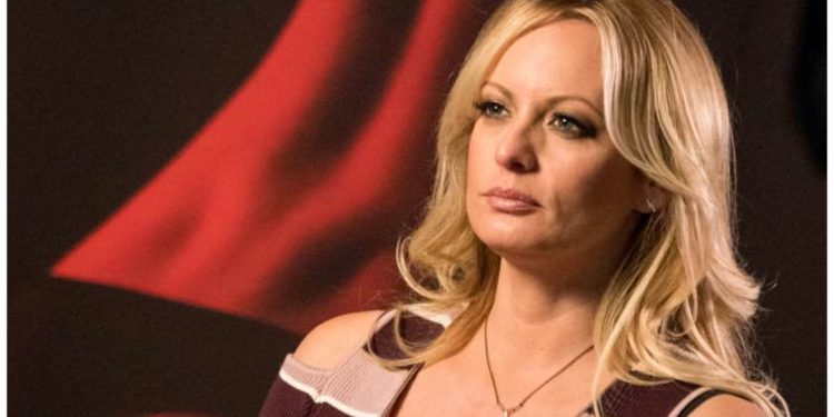 ლოს ანჯელესის სააპელაციო სასამართლომ სტორმი დენიელსს, დონალდ ტრამპის სასარგებლოდ, 122 000 დოლარის გადახდა დაავალა