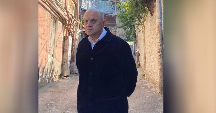 ლევან ბერძენიშვილის სახლთან 20-მდე ნიღბიანი პირი იყო მობილიზებული – ადგილზე იმყოფება პოლიცია