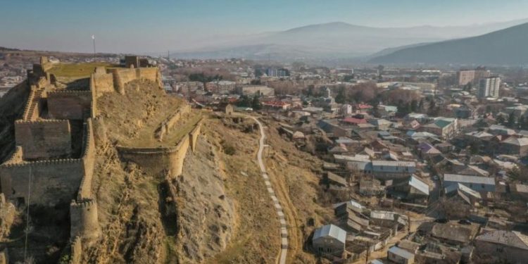 გორის ციხიდან რუსი ტურისტი გადმოვარდა