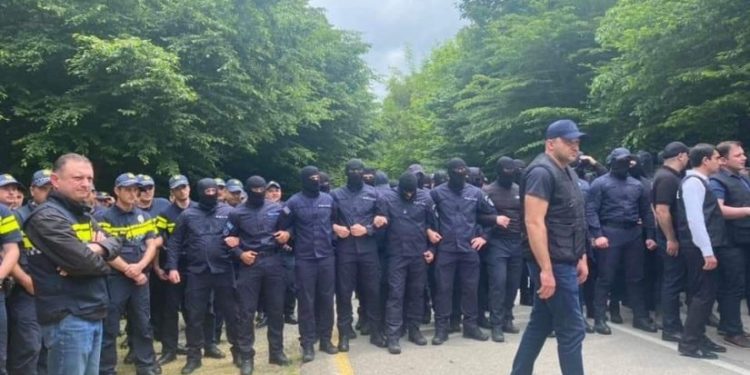 შსს-ს ცნობით, ყვარლის ტბის სასტუმროს ტერიტორიაზე 16 პირი დააკავეს