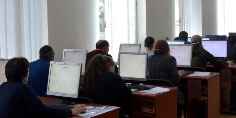 მასწავლებლები გამოცდის გარეშე სტატუსს ვეღარ მოიპოვებენ – მინისტრის გადაწყვეტილება