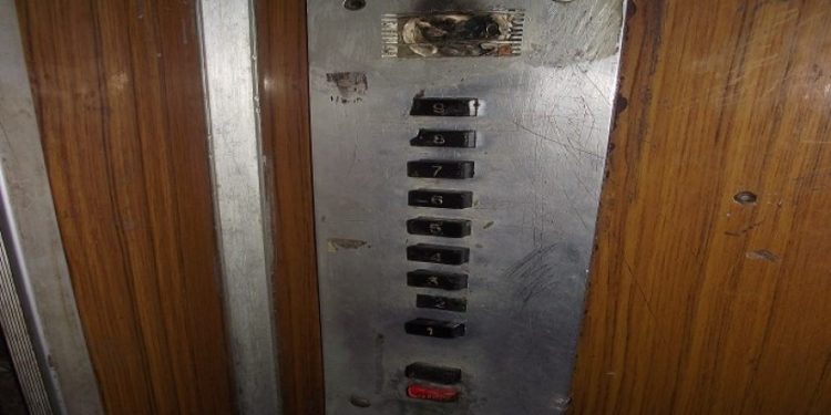 გლდანში, მე-9 სართულიდან ლიფტი მოწყდა, რომელშიც სამი ადამიანი იმყოფებოდა