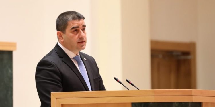 სულაც არ ვაწარმოებთ დათმობის პოლიტიკას რუსეთთან, ეს სტრატეგიული, მოთმენის პოლიტიკაა – პაპუაშვილი