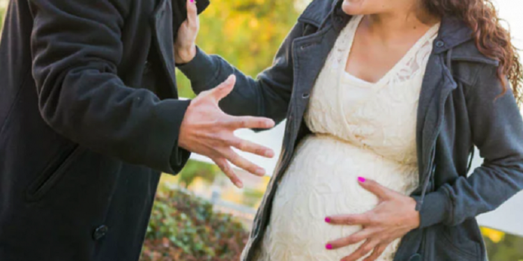 ფეხმძიმე ქალის ცემის ფაქტზე გორის სასამართლომ კაცს 2 წლითა და 6 თვით პატიმრობა მიუსაჯა