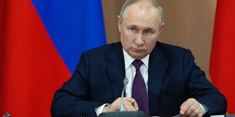 პუტინი ამტკიცებს, რომ უკრაინამ კონტრშეტევა დაიწყო