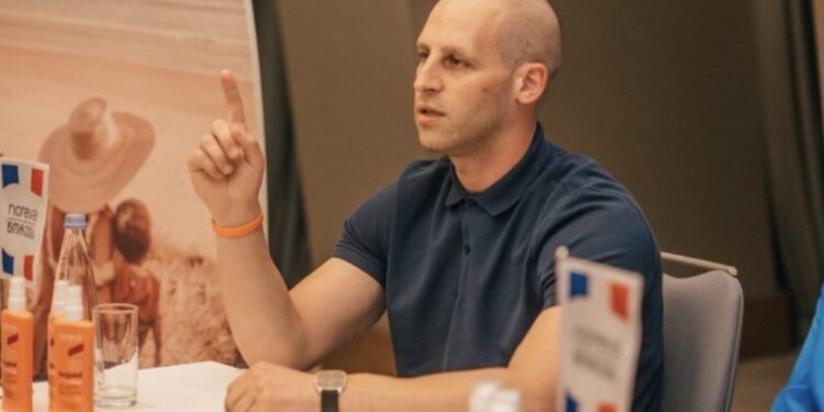 ნუნების მოჭრა, 10 წუთზე ხანგრძლივი შხაპი – ზაზა თელია ასახელებს 13 მავნე ჩვევას, რომელსაც ყველა უნდა მოერიდოს