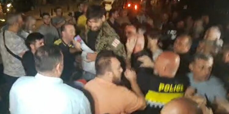 ბათუმის პორტთან რუსების საწინააღმდეგო აქციის რამდენიმე მონაწილე დააკავეს