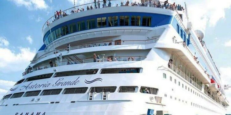 “ბათუმში ტურები აღარ გვექნება” – რუსული საკრუიზო ლაინერი Astoria Grande