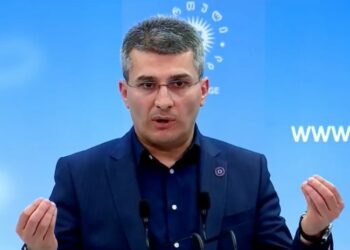 დავით ჯელაძემ მეორე მხარეს გადასვლა შეძლო არა “სანსეტ შოვის” მხრიდან, არამედ შედარებით ქვემოთ, სადაც ტალახის სიმაღლე ამის მინიმალურ საშუალებას მისცემდა – მდინარაძე