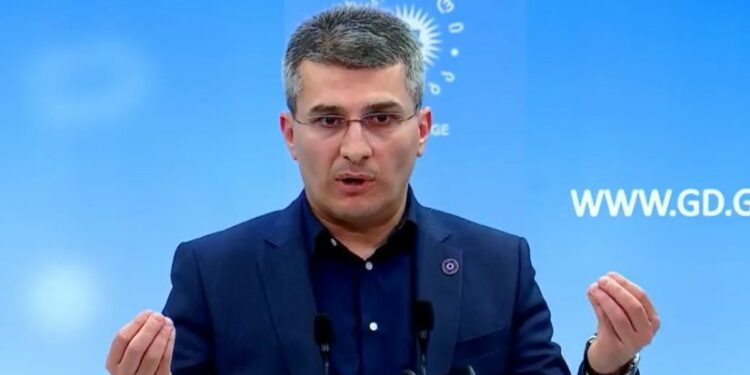 დავით ჯელაძემ მეორე მხარეს გადასვლა შეძლო არა “სანსეტ შოვის” მხრიდან, არამედ შედარებით ქვემოთ, სადაც ტალახის სიმაღლე ამის მინიმალურ საშუალებას მისცემდა – მდინარაძე