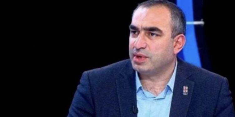 არცერთი ოპოზიციონერი პოლიტიკოსი არ ჩასულა დღემდე რაჭაში, არც სტიქიური უბედურების ადგილი უნახავთ, არც გარდაცვლილთა და დაკარგულთა ოჯახის წევრებს დაკავშირებიან, მშვიდად ისვენებენ და იქიდან აკეთებენ სამარცხვინო კომენტარებს – ვლადიმერ ბოჟაძე