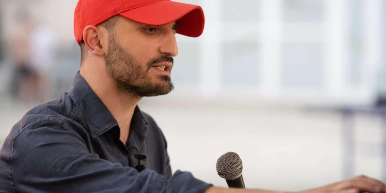 „ესენი 70 მილიონად რომ არ ჩამოგეთრიათ, მეგი გოგიტიძე აქ არ გვყავდა?“ – ბექა ყორშია The Killers-ის კონცერტზე