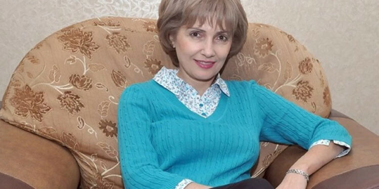 „ბანკის ვალს რომ იღებთ, აიფონს ყიდულობთ და ამასთან ტელეფონზე დარეკვისა და სელფის გადაღების მეტი არაფერი იცით, ამ ფენომენს რა ჰქვია“ – თეა გვასალია